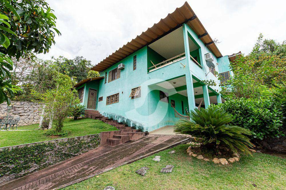Casa à venda com 3 quartos, 277m² - Mata Paca,Niterói