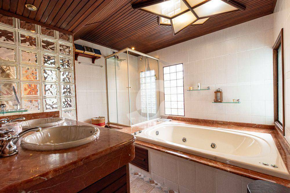 Casa à venda com 3 quartos, 277m² - Mata Paca,Niterói