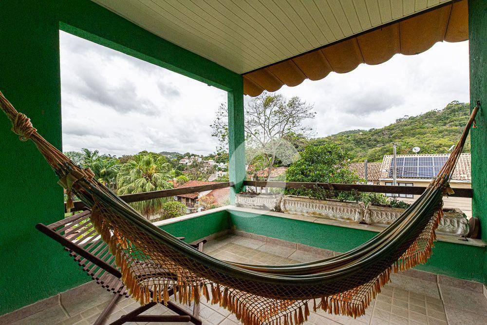 Casa à venda com 3 quartos, 277m² - Mata Paca,Niterói
