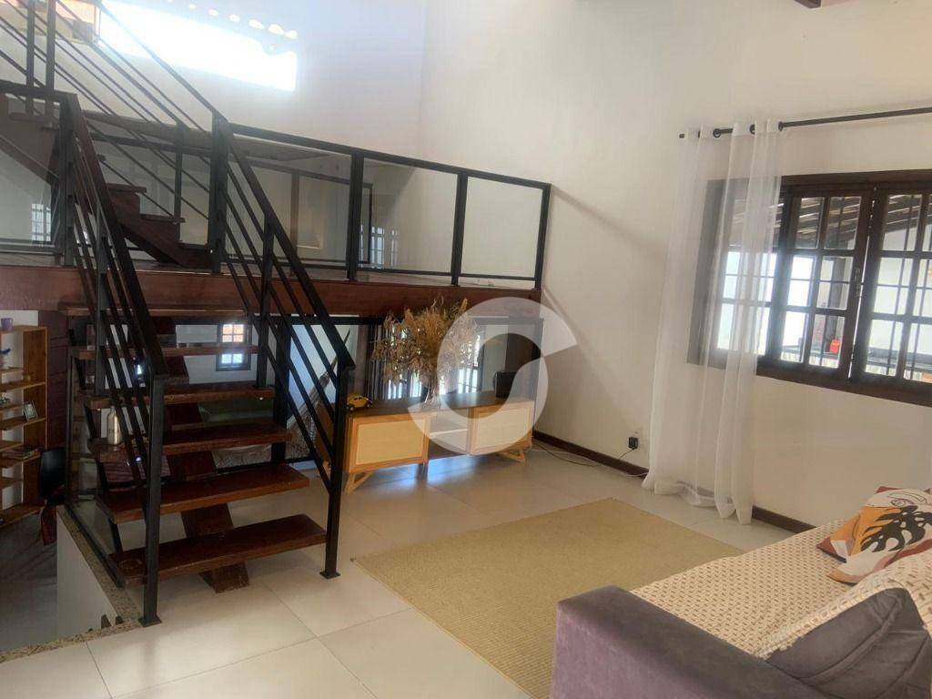 Casa à venda com 3 quartos, 223m² - Itaipu,Niterói