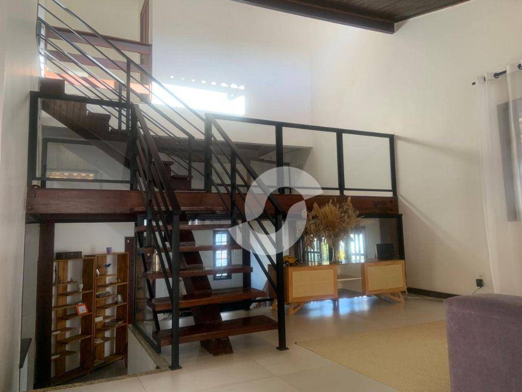  - Casa 3 quartos(sendo 2 suítes) em Itaipu