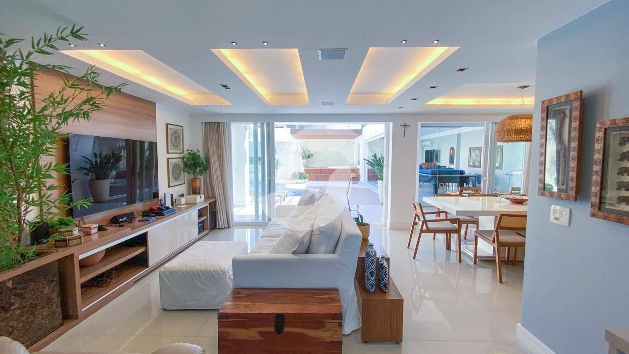 Casa à venda com 4 quartos, 274m² - Piratininga,Niterói