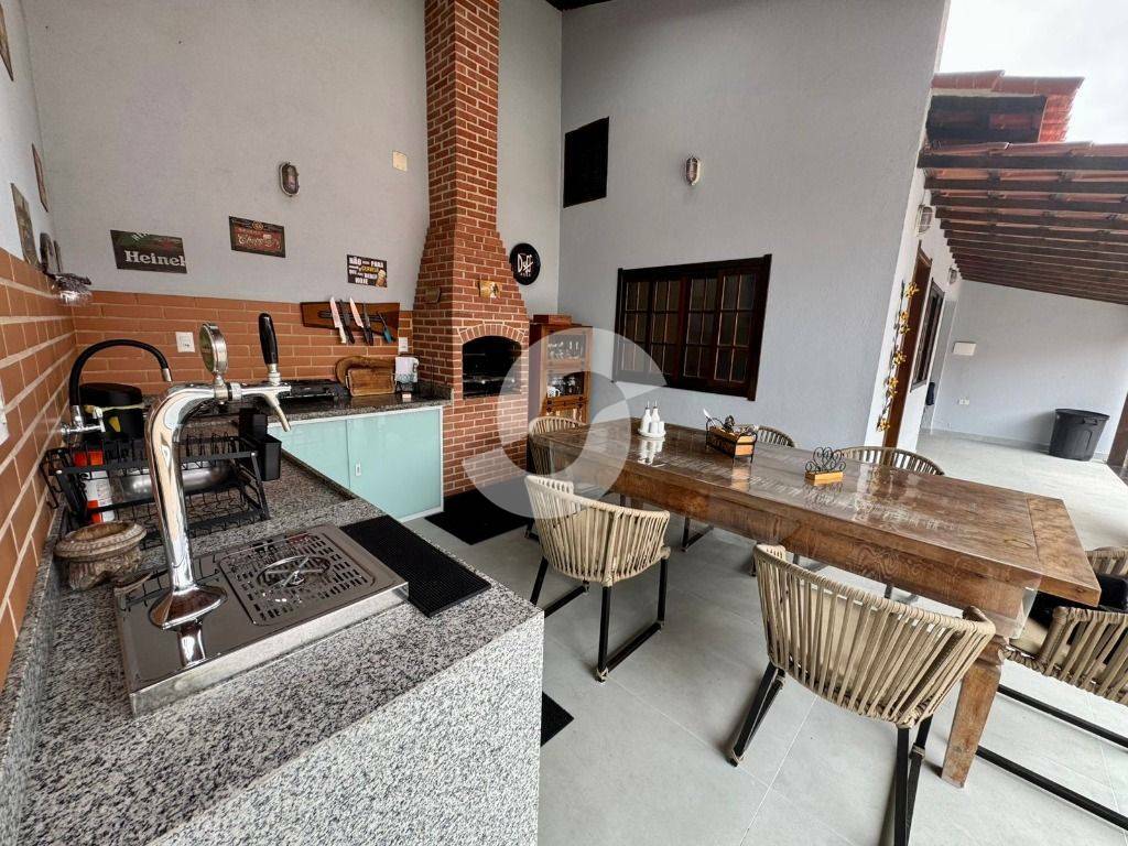 Casa à venda com 4 quartos, 200m² - Piratininga,Niterói