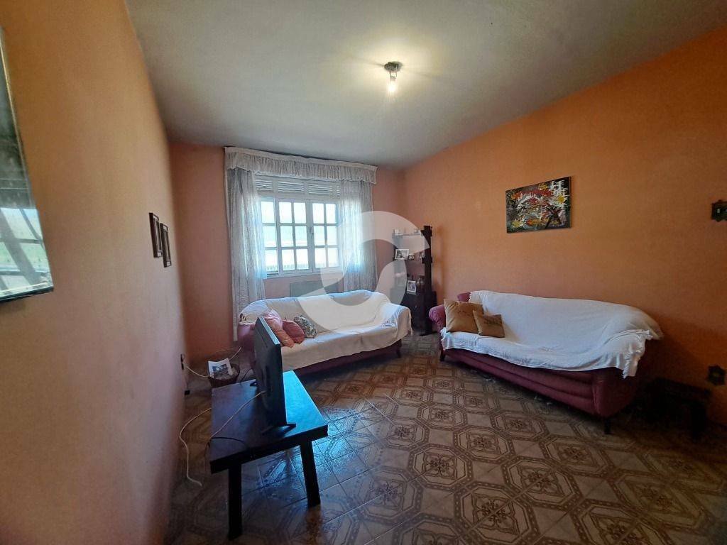 Casa à venda com 3 quartos, 190m² - Santa Rosa,Niterói