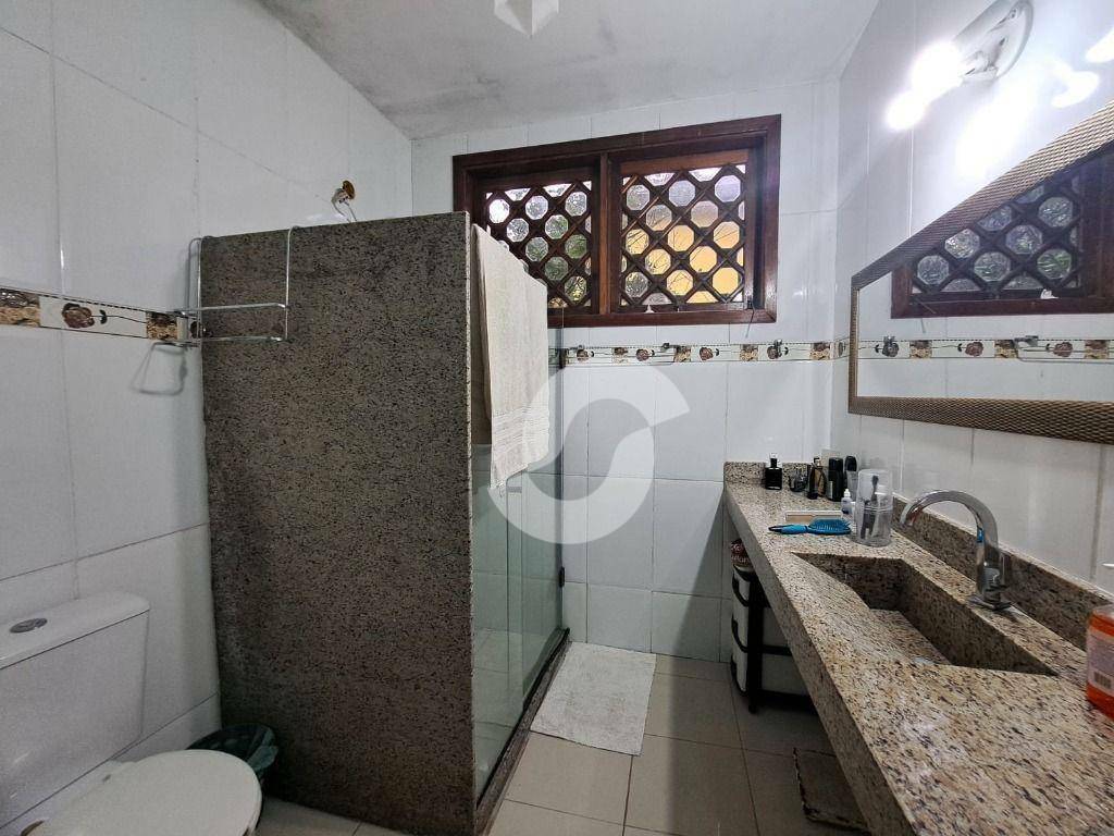 Casa à venda com 4 quartos, 400m² - Pendotiba,Niterói