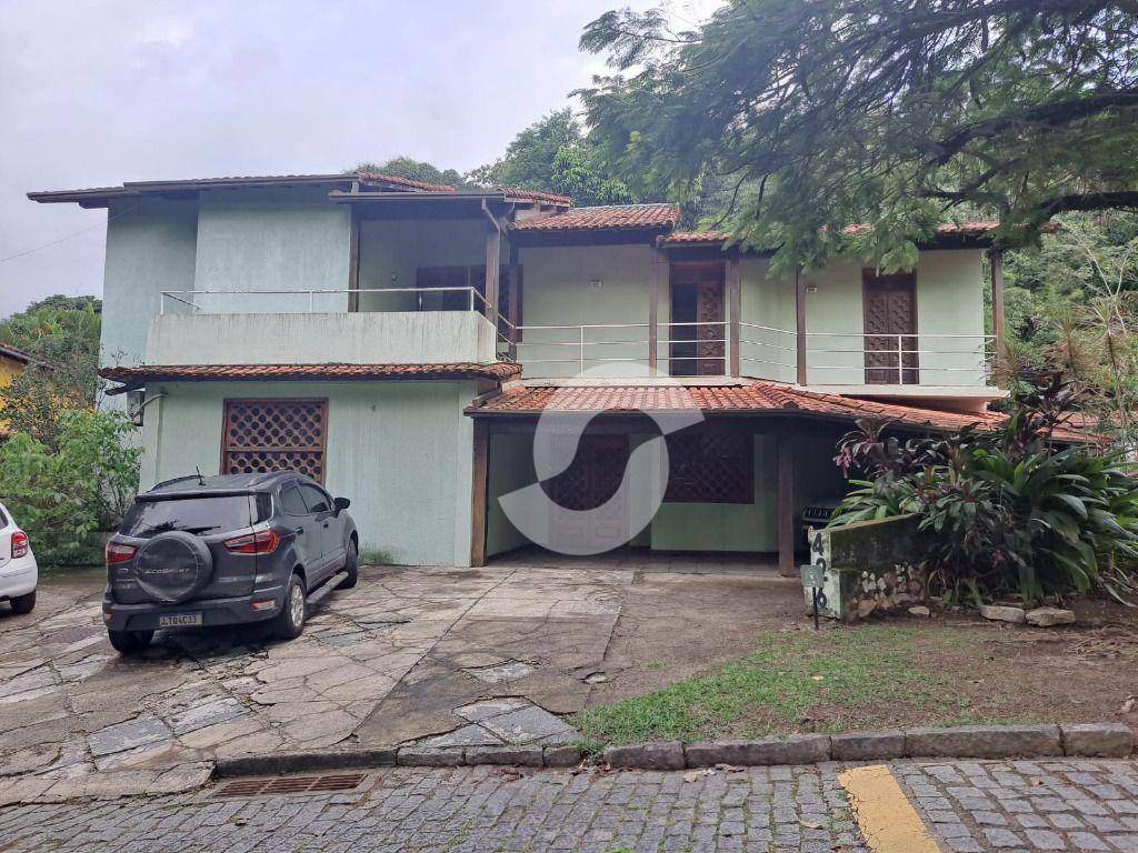 Casa à venda com 4 quartos, 400m² - Pendotiba,Niterói