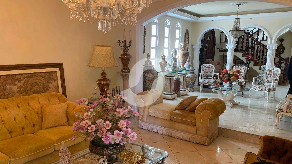 Casa à venda com 5 quartos, 200m² - São Francisco,Niterói