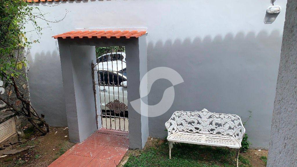 Casa à venda com 5 quartos, 200m² - São Francisco,Niterói