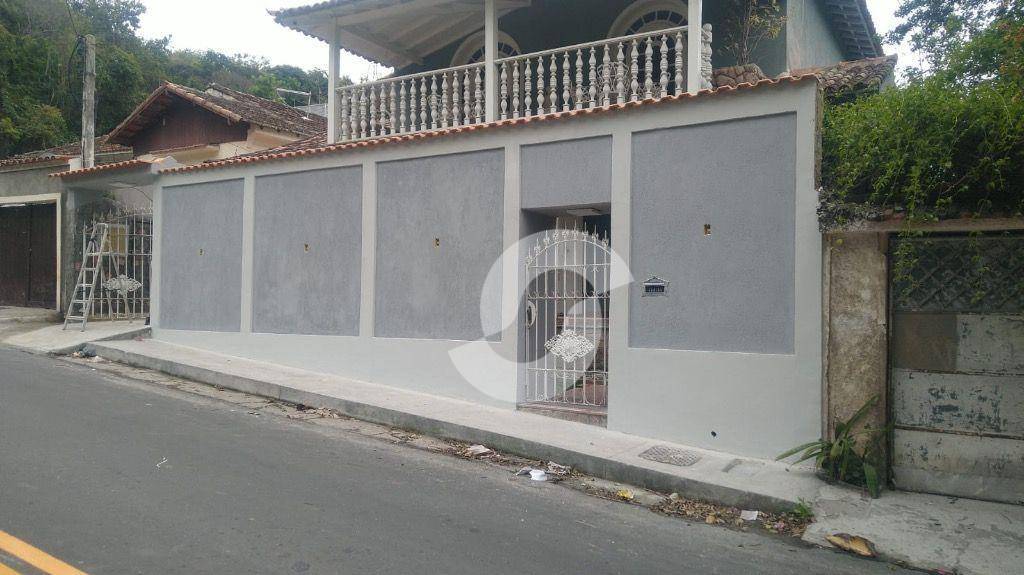 Casa à venda com 5 quartos, 200m² - São Francisco,Niterói