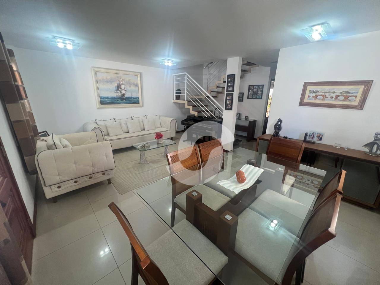 Casa à venda com 4 quartos, 280m² - Piratininga,Niterói