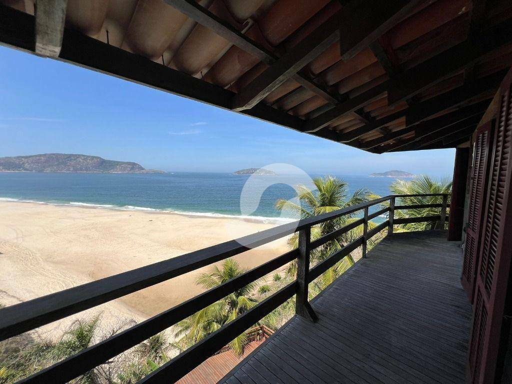 Casa à venda com 5 quartos, 500m² - Cambonhias,Niterói