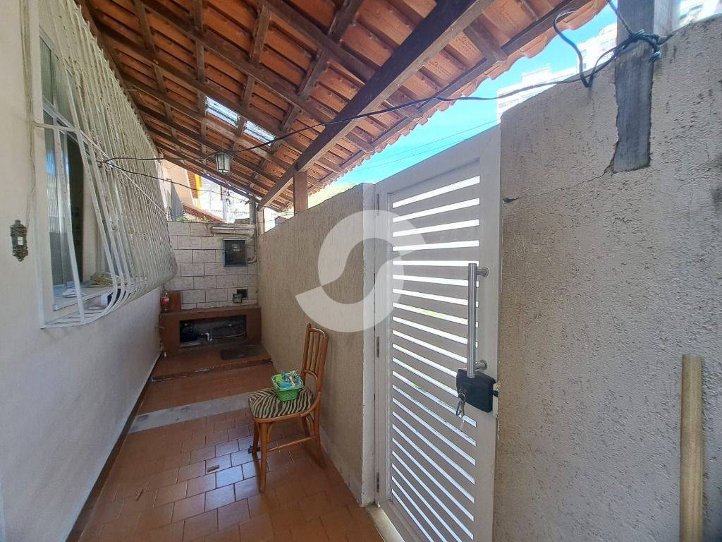 Casa à venda com 3 quartos, 200m² - Santa Rosa,Niterói