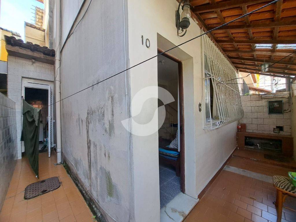  - Casa com 3 dormitórios à venda, 200 m² por R$ 400.000,00 - Santa Rosa - Niterói/RJ