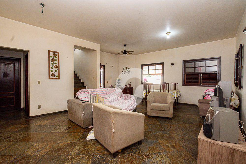 Casa à venda com 4 quartos, 400m² - Camboinhas,Niterói