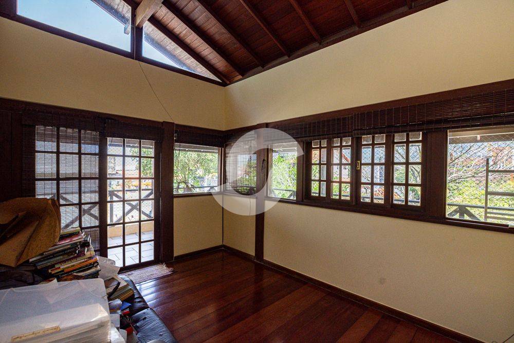 Casa à venda com 3 quartos, 195m² - Piratininga,Niterói