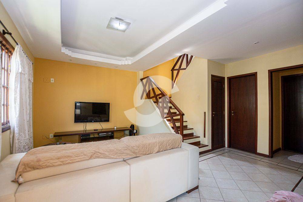  - Casa com 3 dormitórios, piscina à venda, 195 m² por R$890.000,00 - Piratininga - Niterói/RJ
