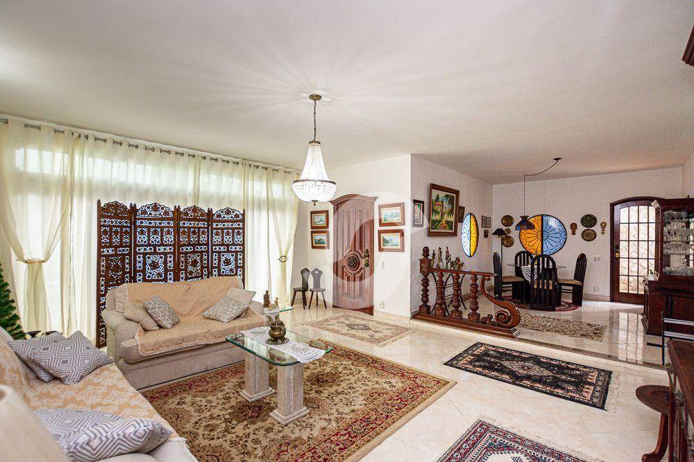 Casa à venda com 5 quartos, 720m² - Piratininga,Niterói