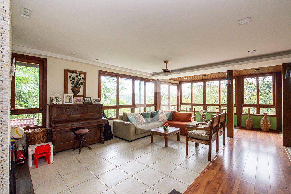 Casa à venda com 6 quartos, 402m² - Vila Progresso,Niterói