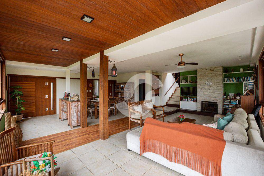Casa à venda com 6 quartos, 402m² - Vila Progresso,Niterói