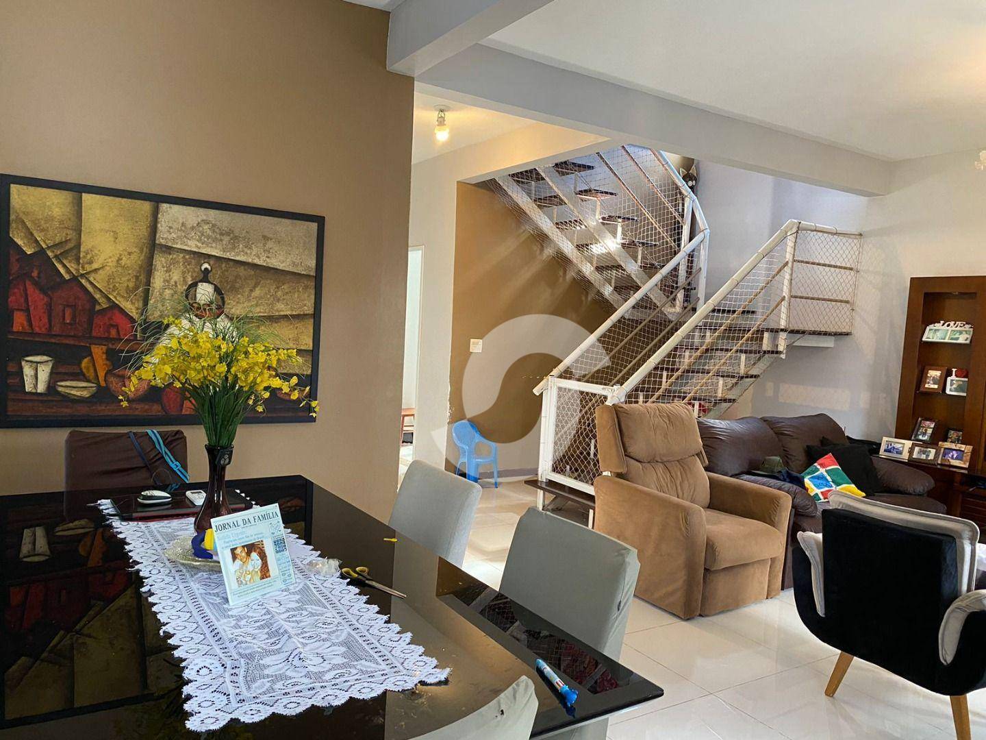 Casa à venda com 4 quartos, 207m² - Maravista,Niterói