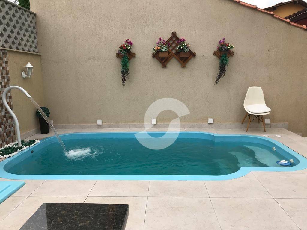 Casa à venda com 4 quartos, 142m² - Itaipu,Niterói