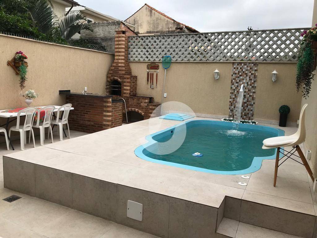 Casa à venda com 4 quartos, 142m² - Itaipu,Niterói