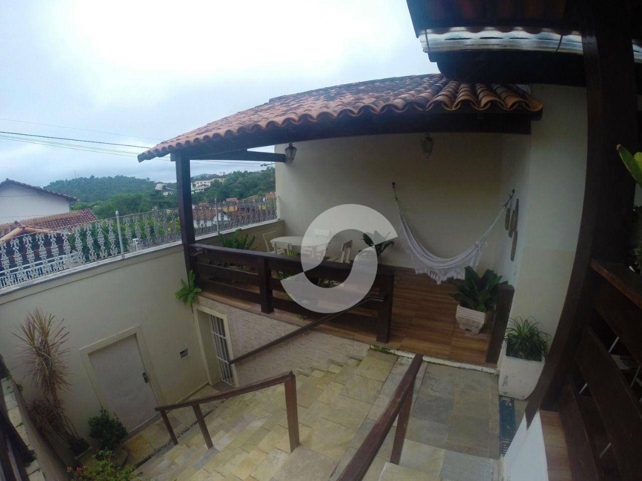 Casa à venda com 4 quartos, 271m² - Badu,Niterói