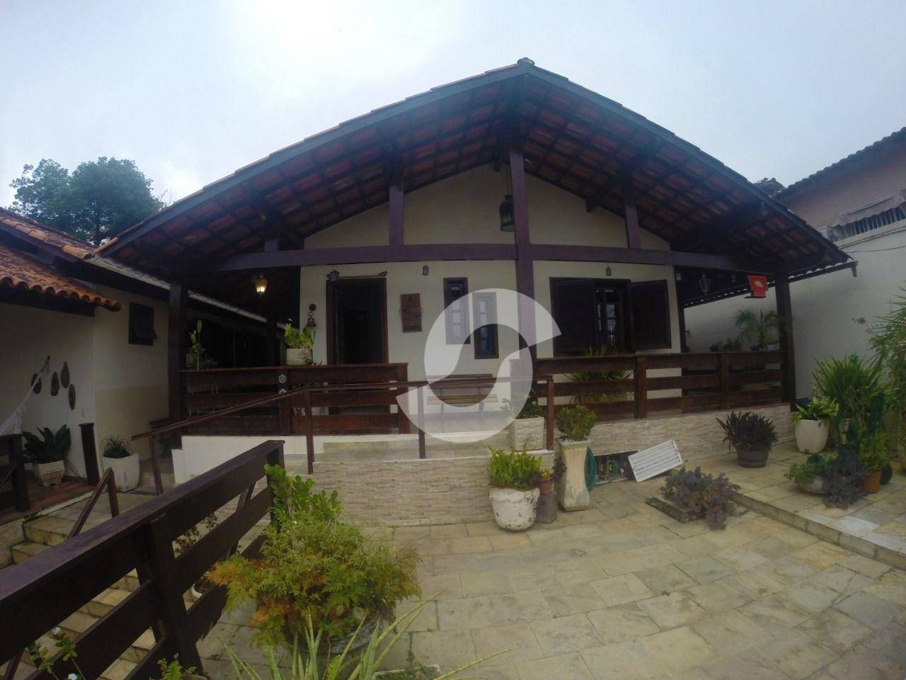 Casa à venda com 4 quartos, 271m² - Badu,Niterói