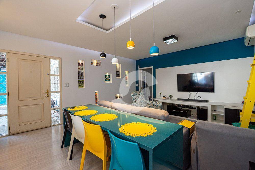 Casa à venda com 4 quartos, 173m² - Piratininga,Niterói