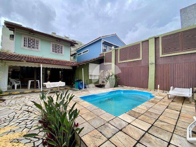 Casa à venda com 3 quartos, 200m² - Pendotiba,Niterói