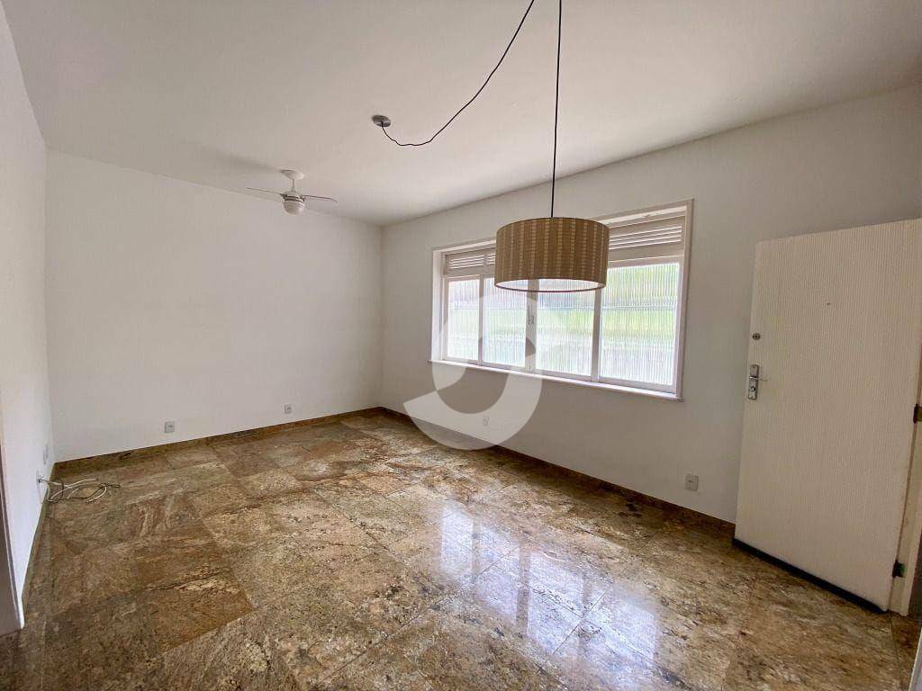 Casa à venda com 4 quartos, 210m² - Santa Rosa,Niterói