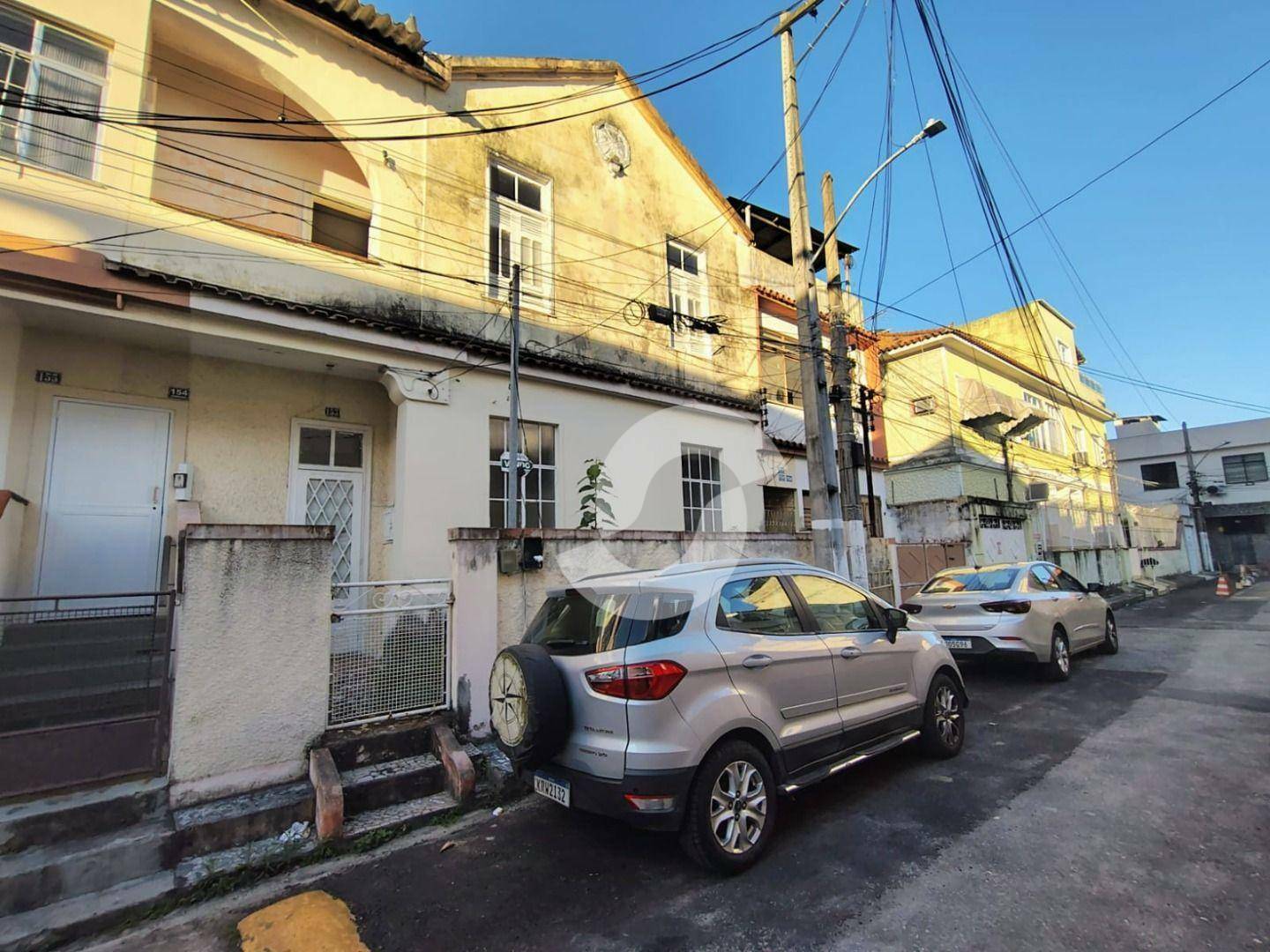 Casa à venda com 9 quartos, 400m² - Ponta D Areia,Niterói
