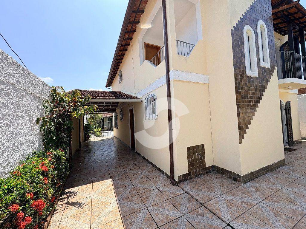 Casa à venda com 3 quartos, 170m² - Maravista,Niterói