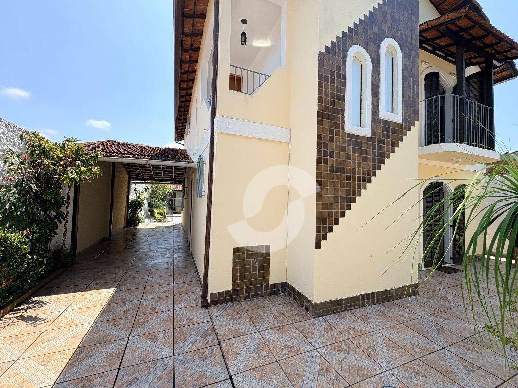 Casa à venda com 3 quartos, 170m² - Maravista,Niterói