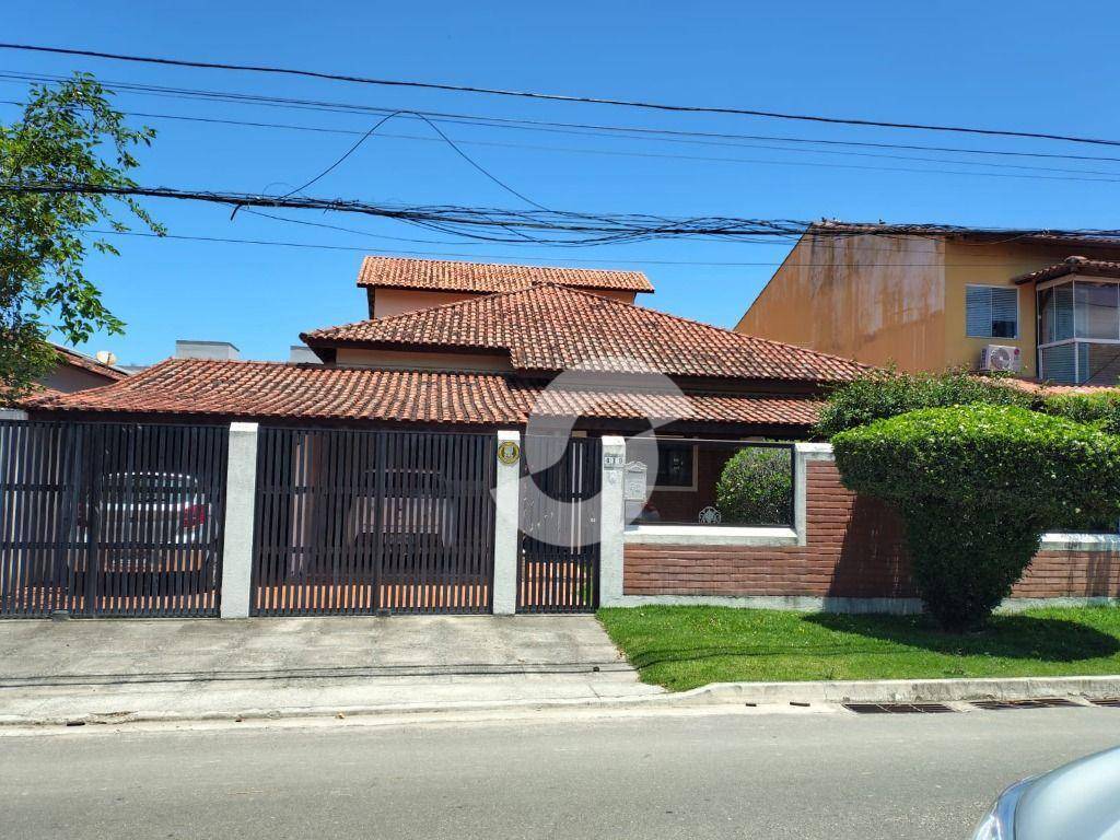 Casa à venda com 3 quartos, 192m² - Itaipu,Niterói