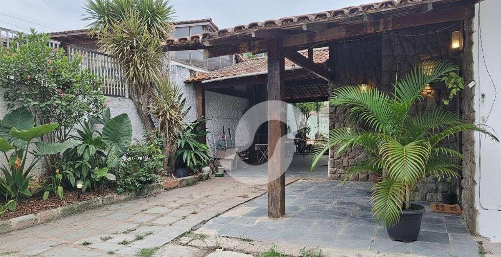 Casa à venda com 3 quartos, 146m² - Maravista,Niterói