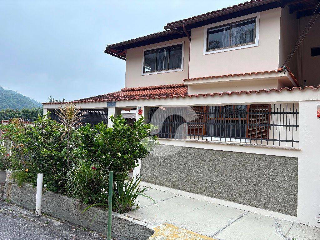 Casa à venda com 4 quartos, 160m² - Itaipu,Niterói