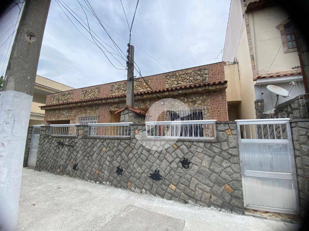Casa à venda com 4 quartos, 80m² - Barreto,Niterói