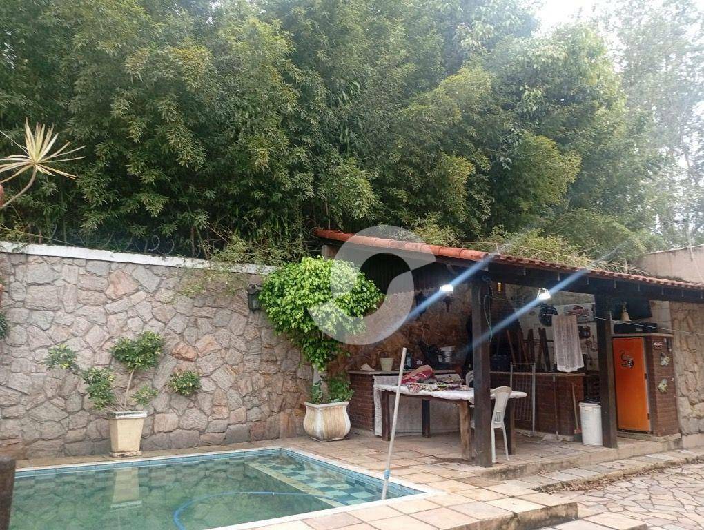 Casa à venda com 3 quartos, 295m² - Vila Progresso,Niterói