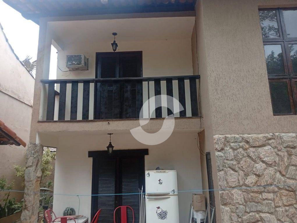 Casa à venda com 3 quartos, 295m² - Vila Progresso,Niterói