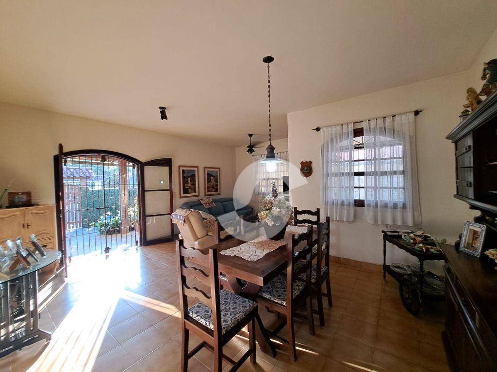Casa à venda com 3 quartos, 180m² - Serra Grande,Niterói