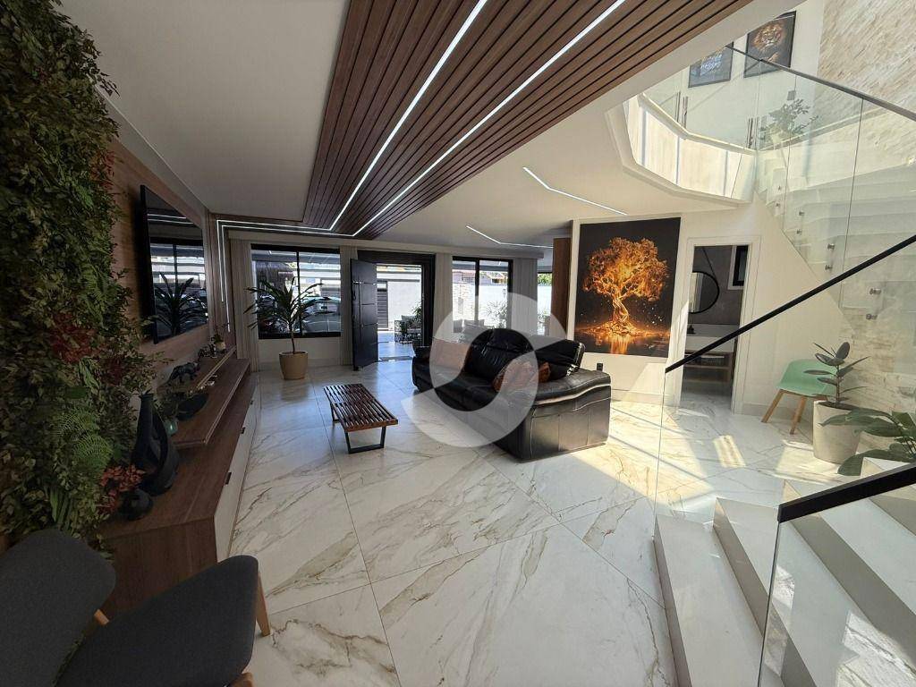 Casa à venda com 3 quartos, 209m² - Camboinhas,Niterói