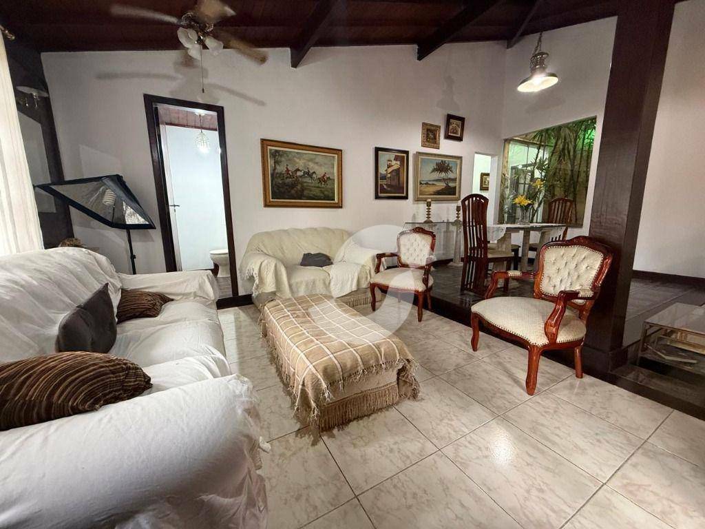  - Casa em Itaipu, Santo Antonio,com 3 dormitórios à venda por R$ 850.000 - Santo Antônio - Niterói/RJ