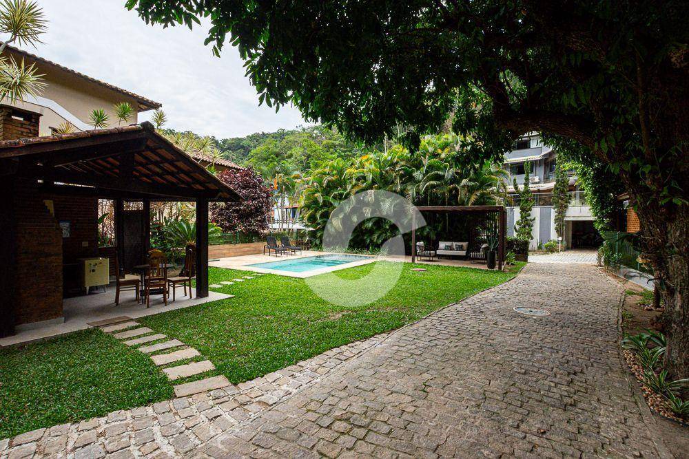 Casa à venda com 4 quartos, 218m² - Itaipu,Niterói