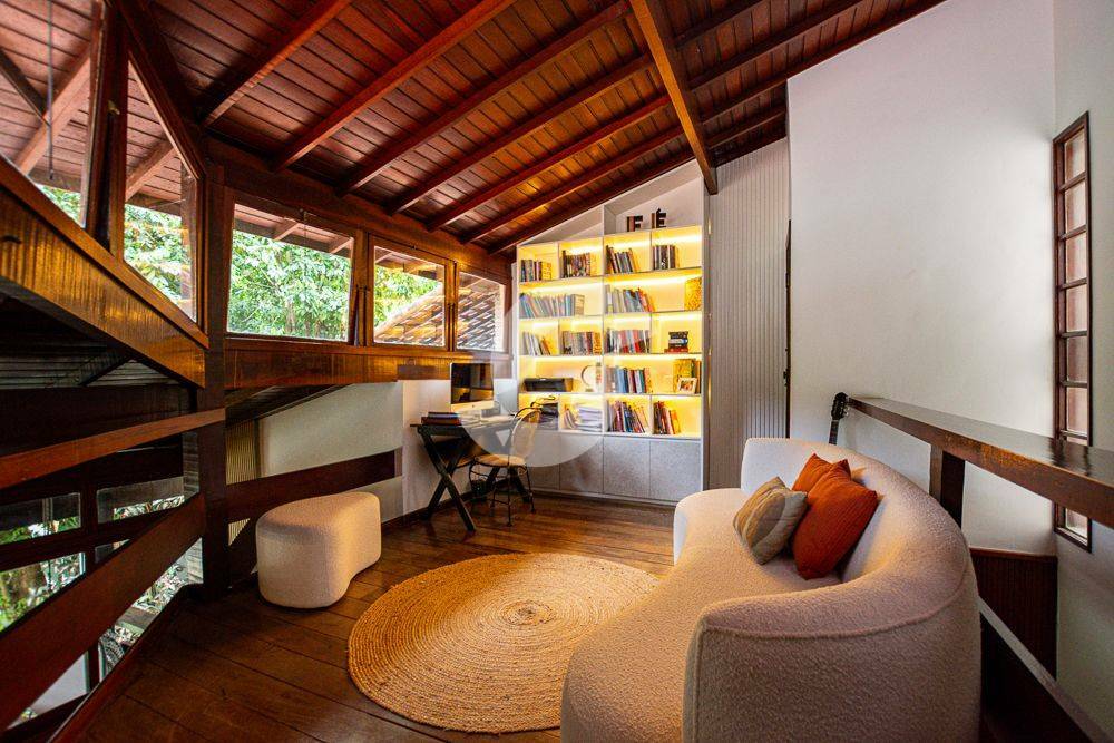 Casa à venda com 4 quartos, 218m² - Itaipu,Niterói