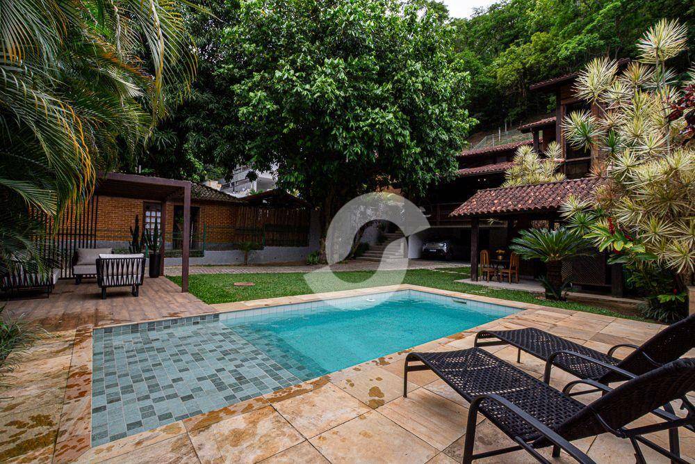 Casa à venda com 4 quartos, 218m² - Itaipu,Niterói