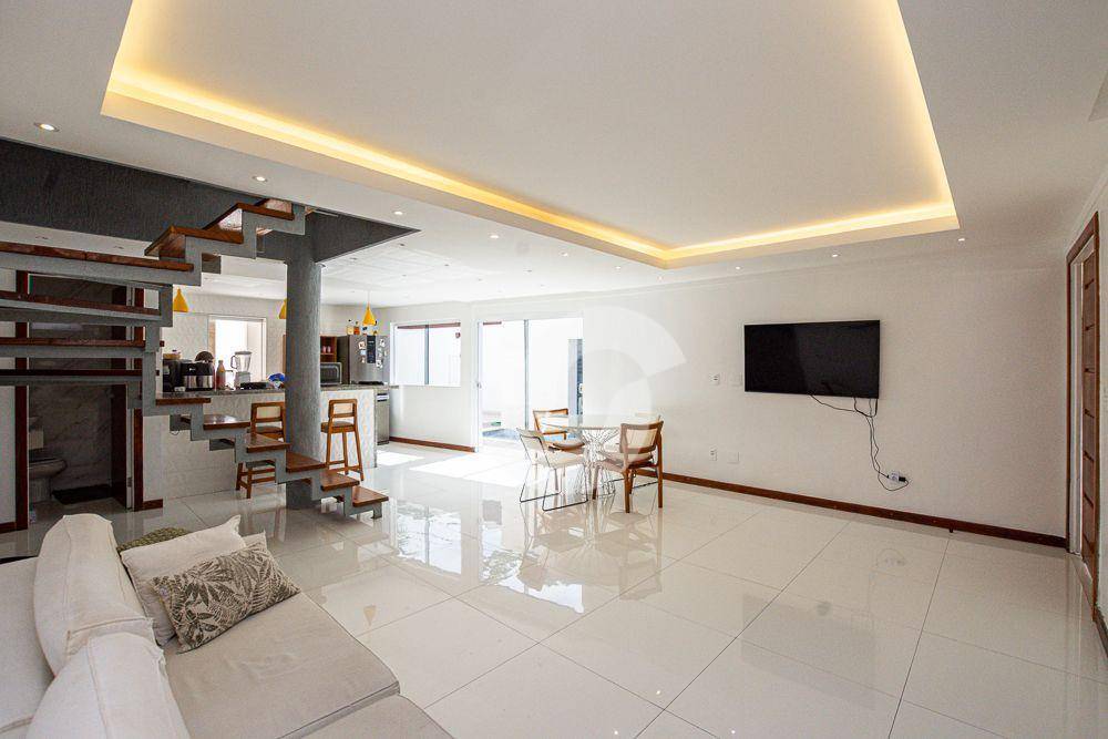Casa à venda com 4 quartos, 150m² - Itaipu,Niterói
