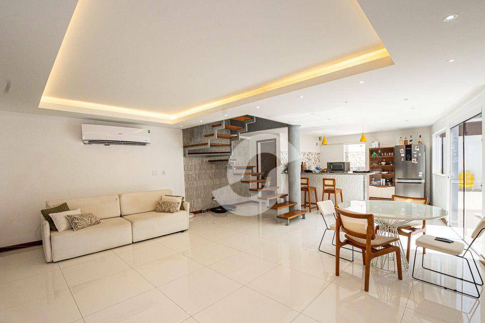 Casa à venda com 4 quartos, 150m² - Itaipu,Niterói