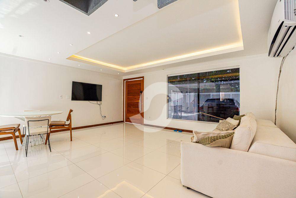 Casa à venda com 4 quartos, 150m² - Itaipu,Niterói