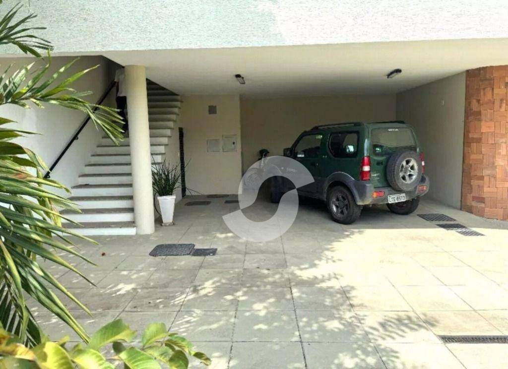 Casa à venda com 4 quartos, 330m² - São Francisco,Niterói